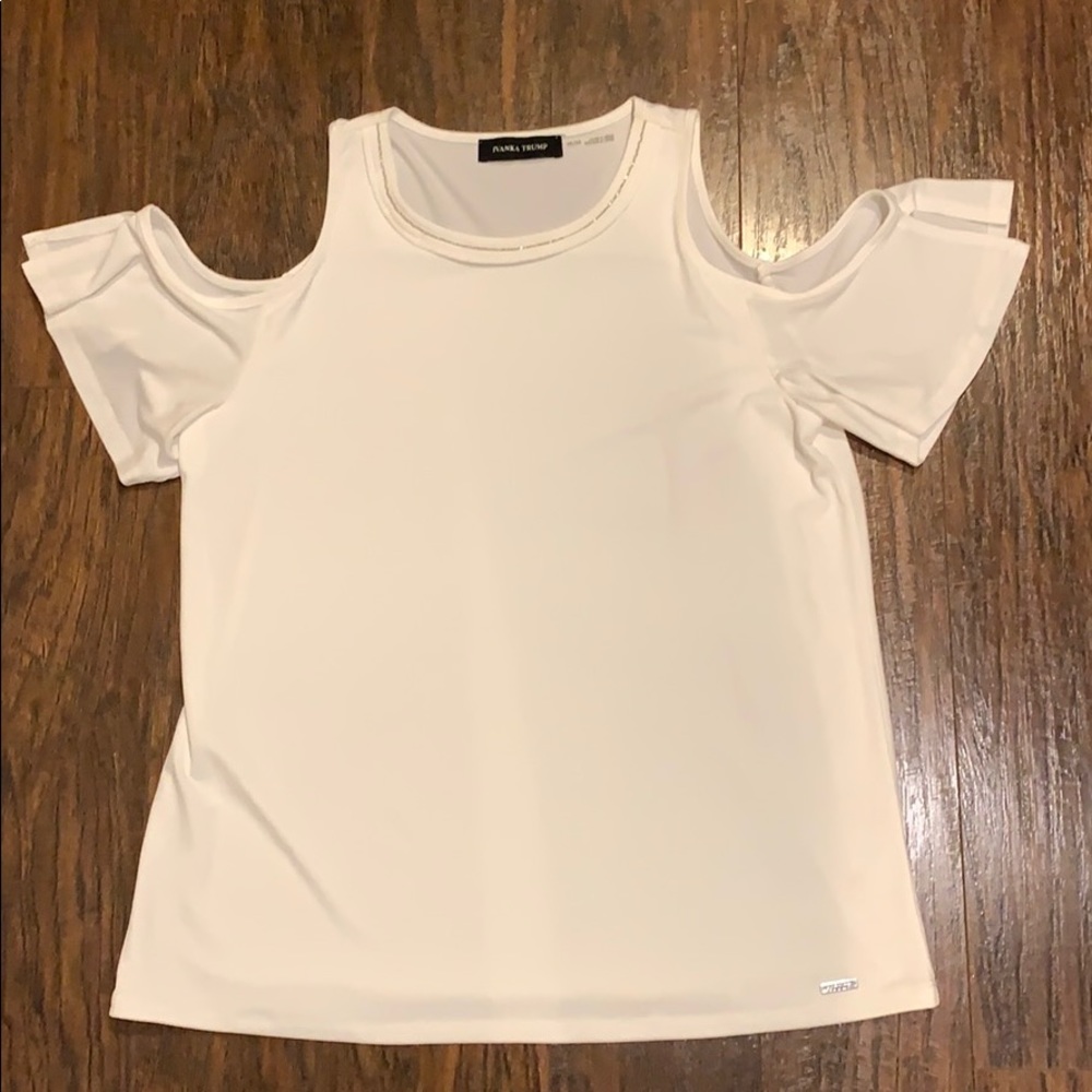 Open shoulder top